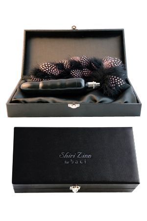 ������������� MINX VIBRATOR WITH FEATHER