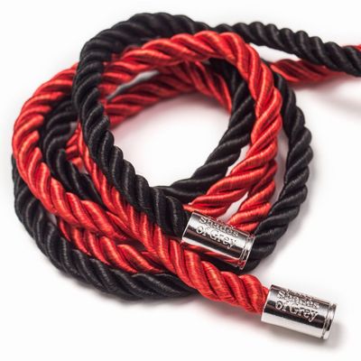 ����� �� ���� ������� ��� �������� Restrain Me Bondage